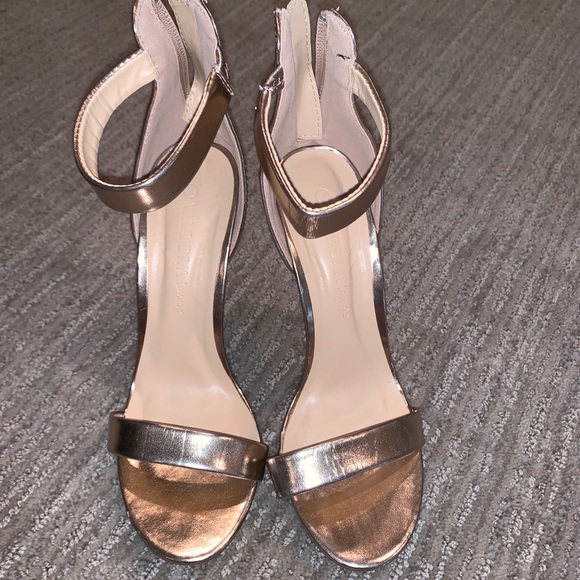 Wild Diva Shoes - Metallic Gold Heels - 7